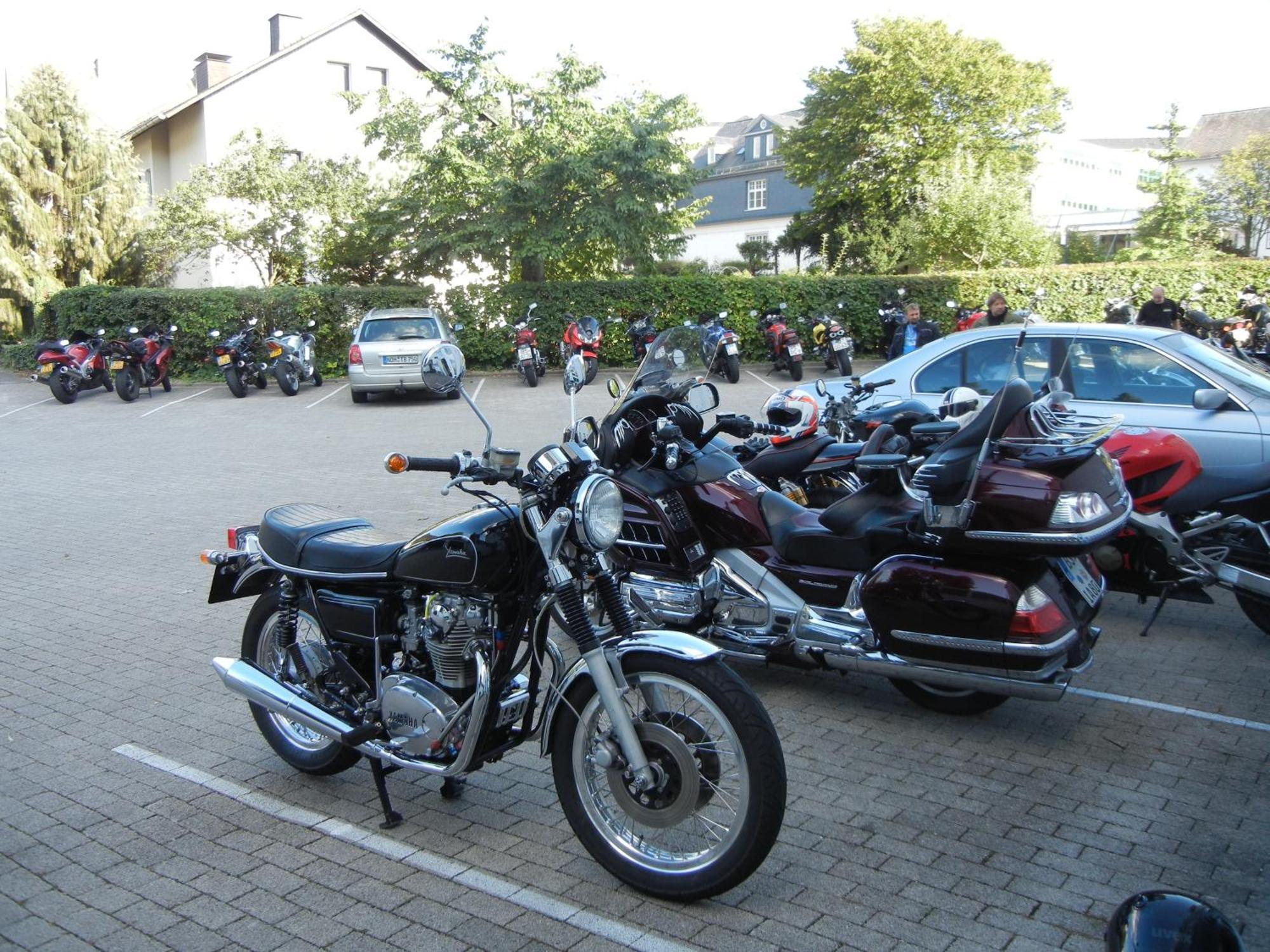 Hotel Bigger Hof - Wirtshaus Platzhirsch Am Jahnplatz ออลสเบิร์ก ภายนอก รูปภาพ